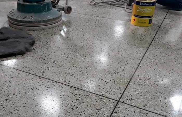 Polimento e Limpeza de Pisos