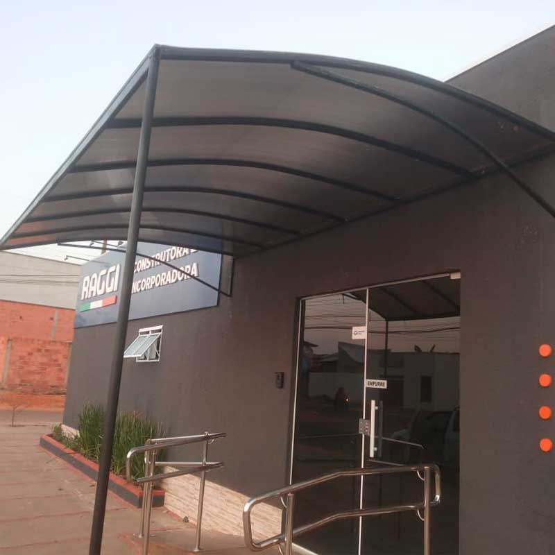 Toldo Fixo Curvado c/Policarbonato Alveolar Fumê